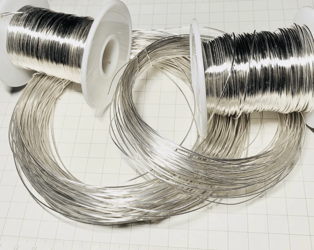 Silver & Gold Threads Image